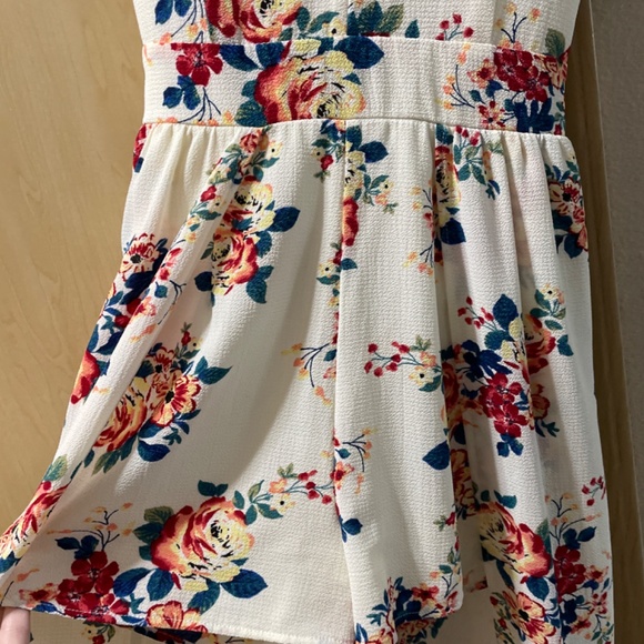 Junior size 5 Women XS/S Gorgeous Romper Skirt Back Floral Spring Dress Romper - Picture 7 of 7